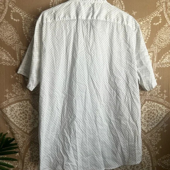 Faherty White and Blue Button Down w/ Floral Print - Picture 5 of 5